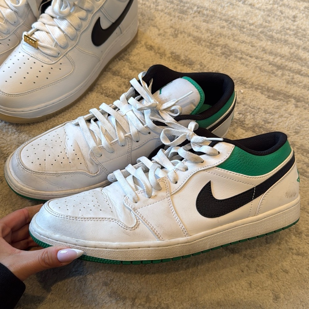 Men’s Nike sneakers